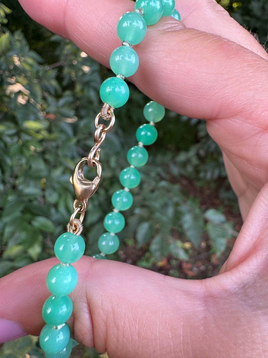 Gemmy Chrysoprase Knotted Candy Bracelet, a close look at the stones