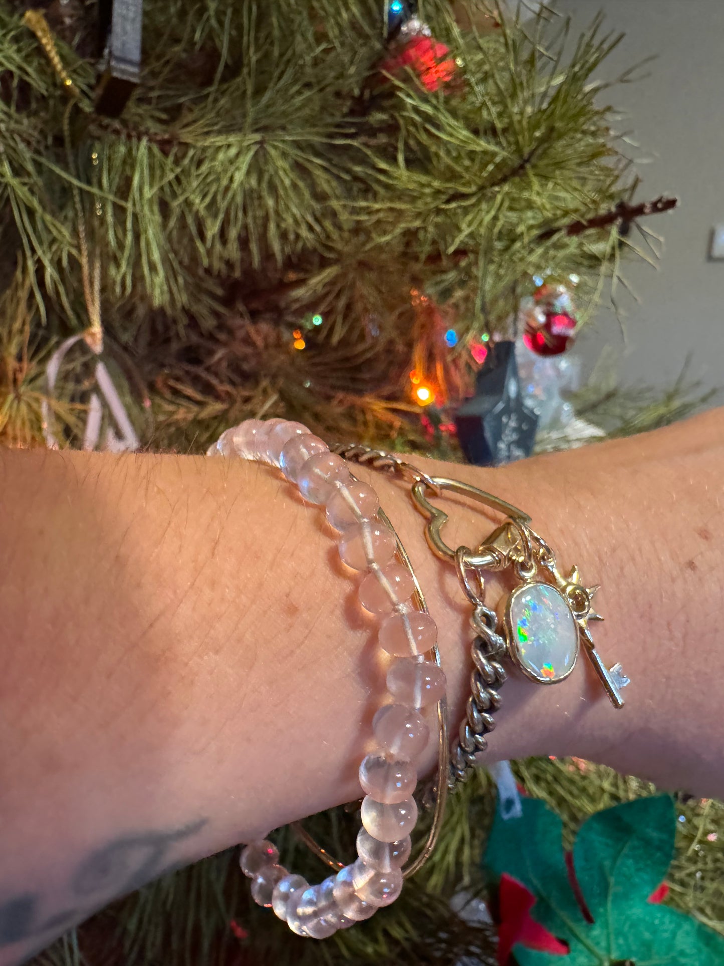 Gemmy Rose Quartz Knotted Candy Bead Bracelet 14k