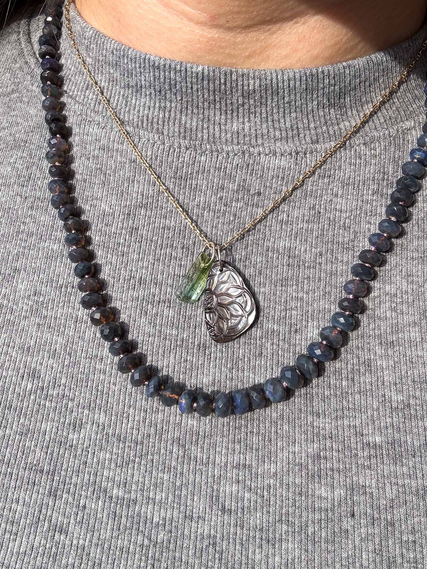 Gorgeous Black Tahitian Mother of Pearl Charm