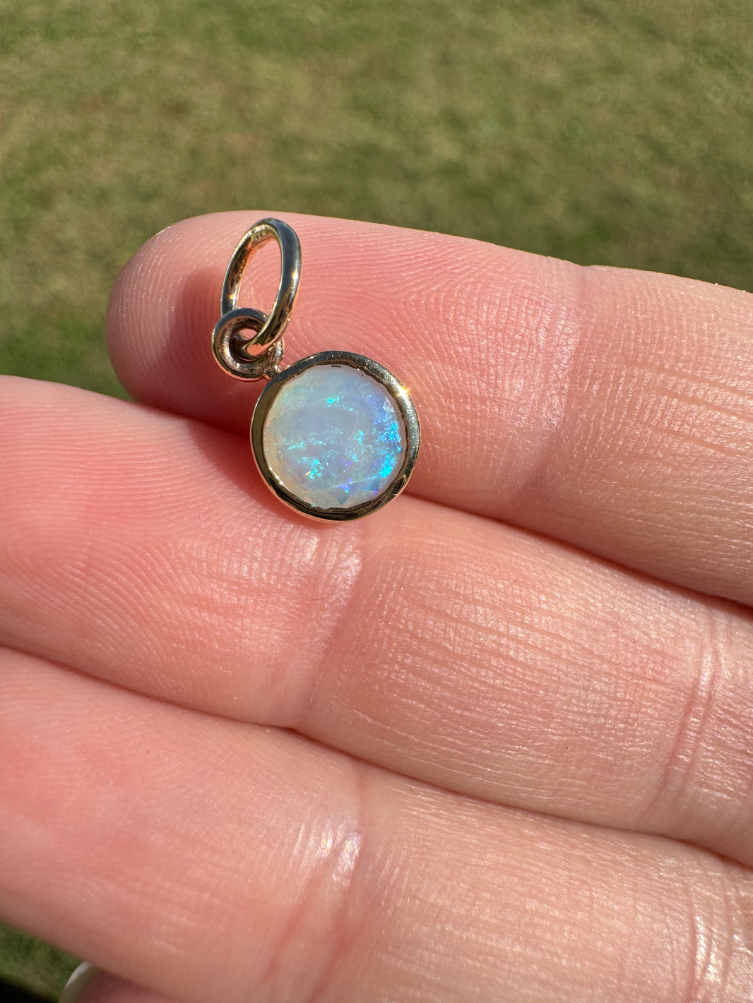 Lightning Ridge Opal Charm, 14k Gold, a close look at the stones