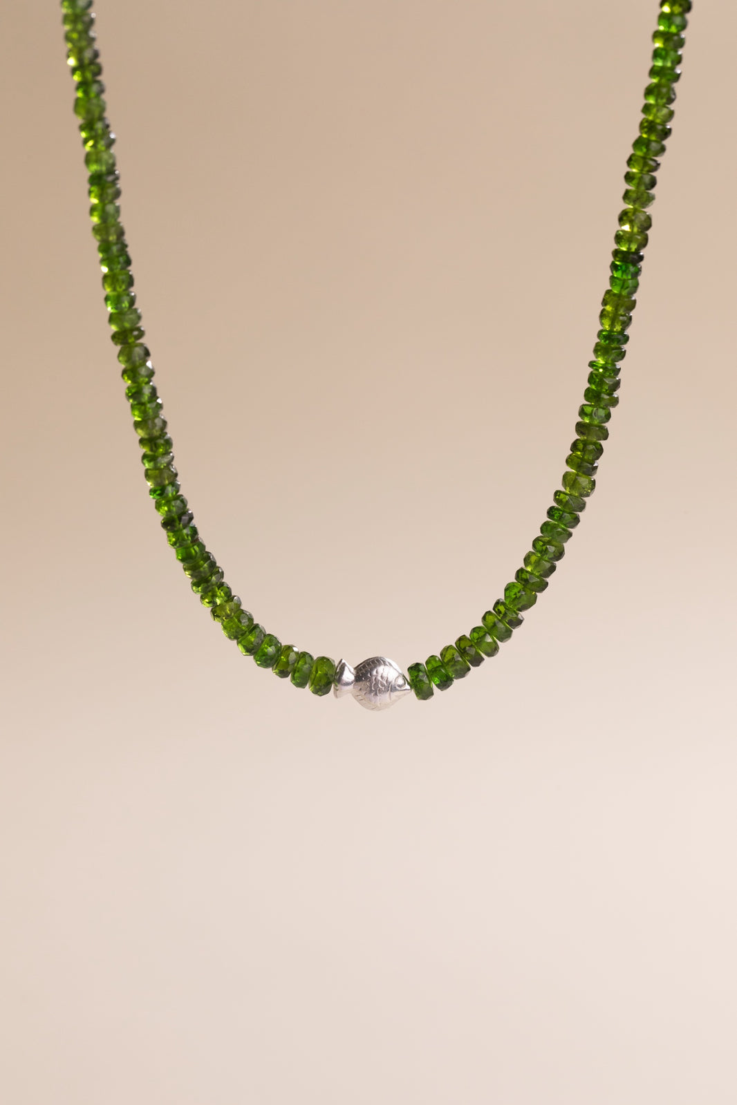 Chrome Diopside Worry Fish Necklace Sterling Silver 17.25", a close look at the stones