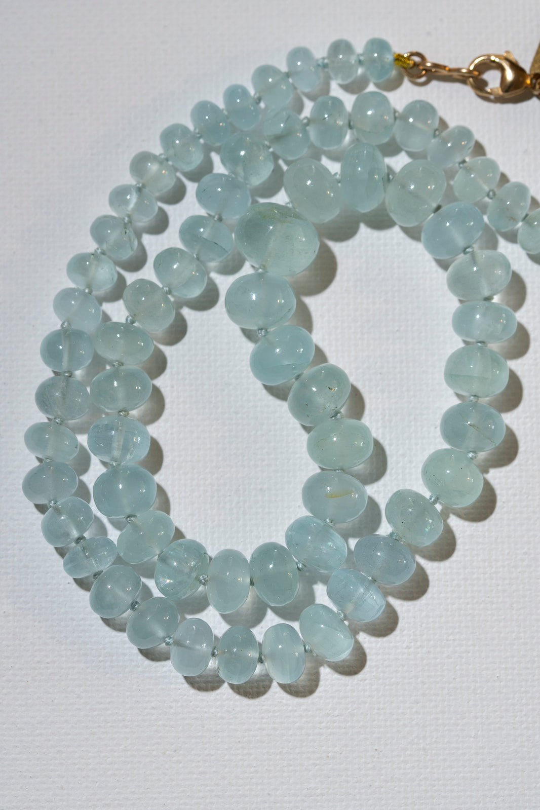 Milky Aquamarine Knotted Candy Necklace 14k Gold, a close look at the stones